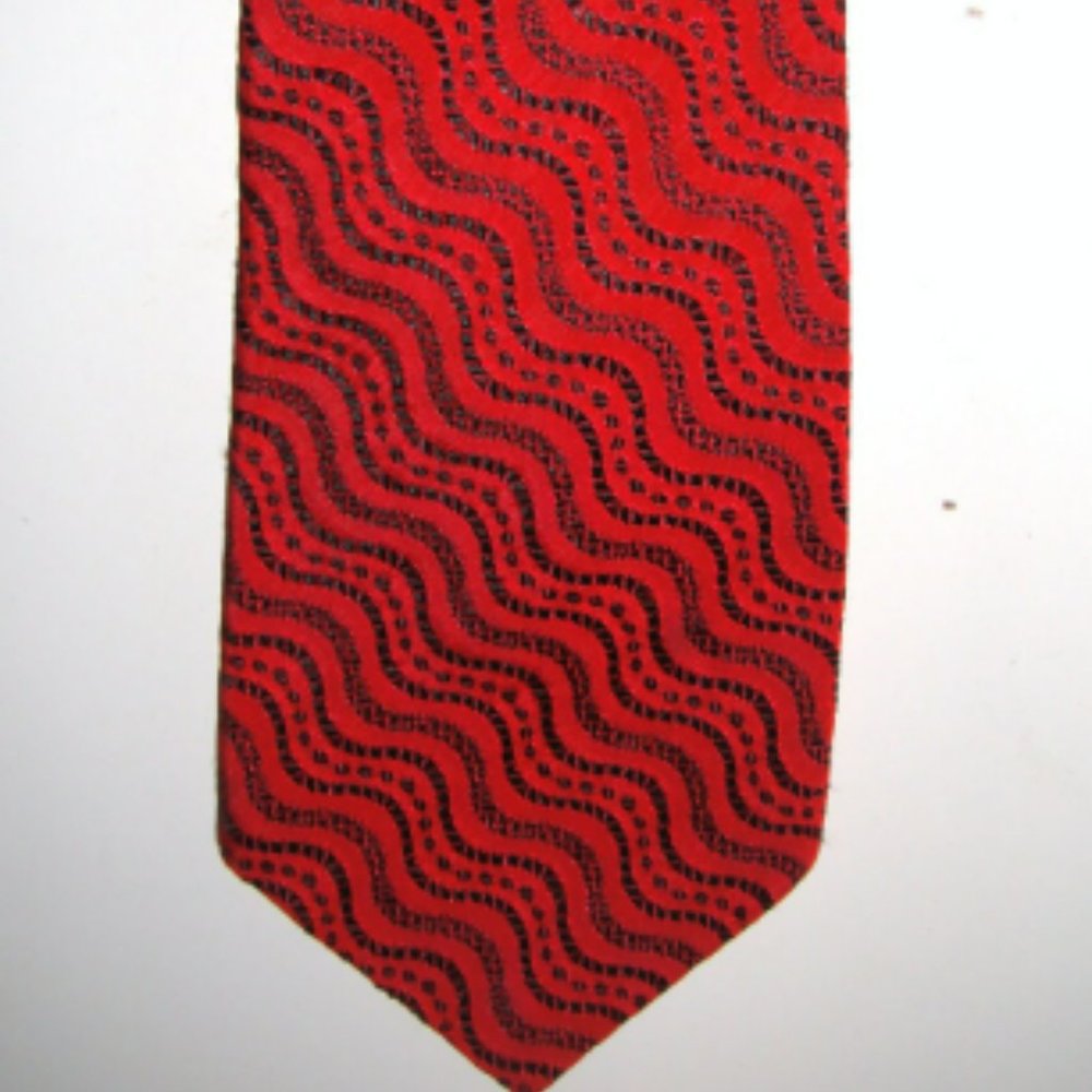 Vintage Hartford Cravats Red Black Zig Zag Necktie 60"